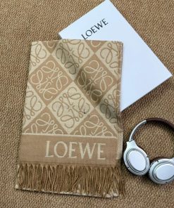 Premium Wool–Silk Blend Luxury All-Season Lightweight Scarf 'Gold'