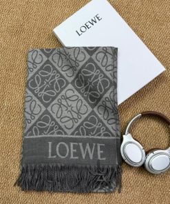 Premium Wool–Silk Blend Luxury All-Season Lightweight Grey Scarf