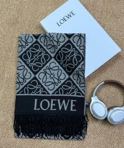 Premium Wool–Silk Blend Luxury All-Season Lightweight Black Scarf