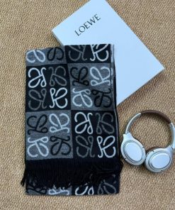 Premium Wool–Silk Blend Luxury All-Season Lightweight Black/Grey Scarf