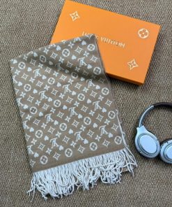 Premium Wool–Silk Blend Luxury All-Season Lightweight Scarf 'Beige/White'