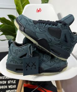 Jordan-4 Retro 'Kaws Black'