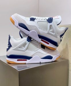 Jordan-4 Retro SB 'Navy'