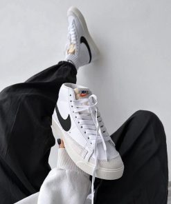 Nike Blazer Mid '77 Vintage Shoes