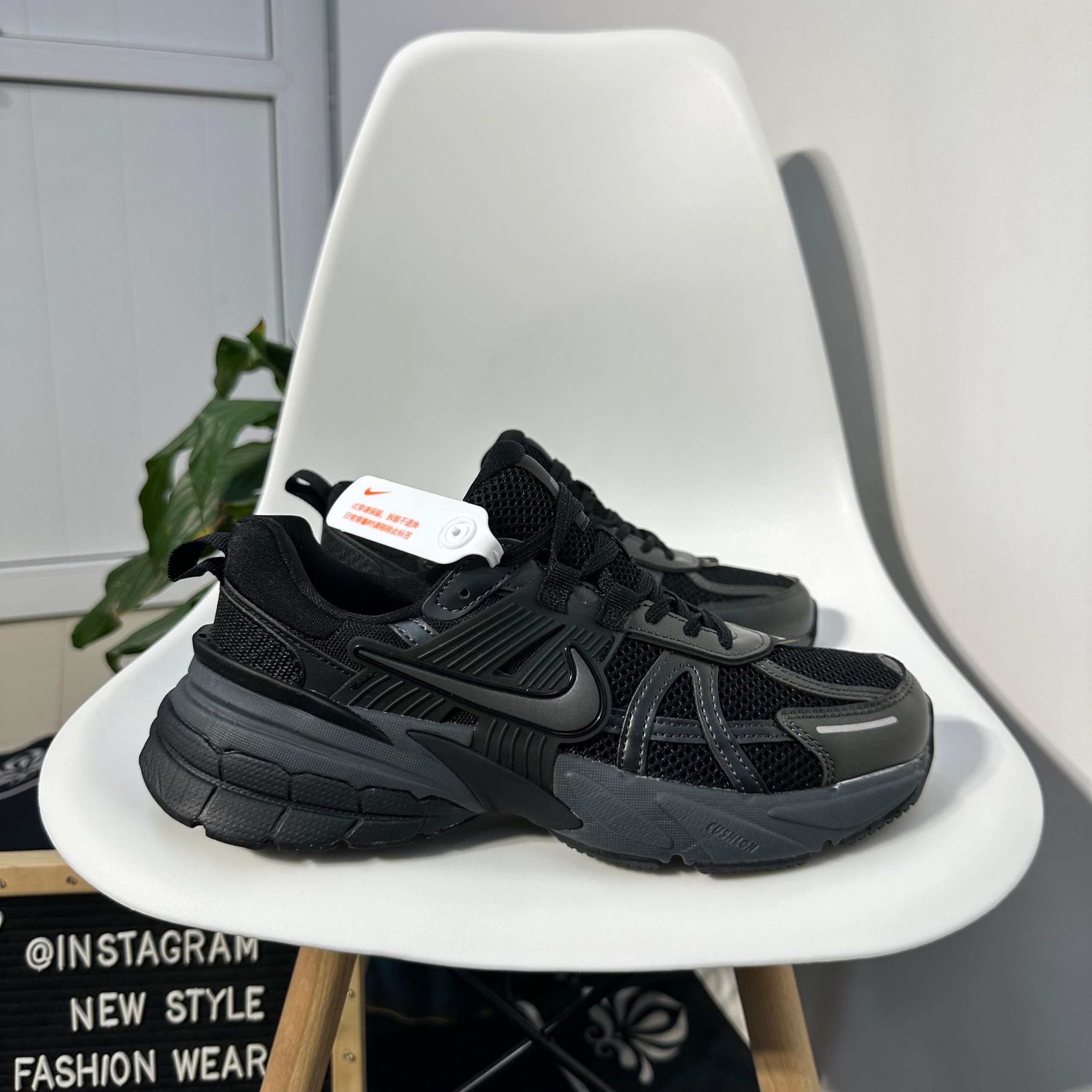 Nike V2K Run Full Black - Image 5