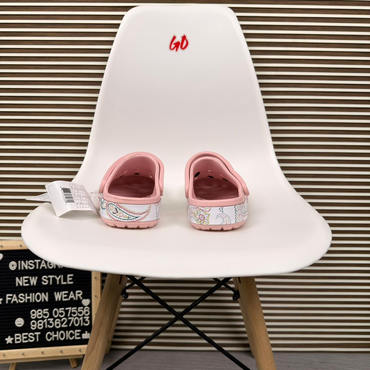 Seasonal Print Logo Band Comfort Clogs Lightweight Slip On Sandals 'Baby Pink' - Image 4