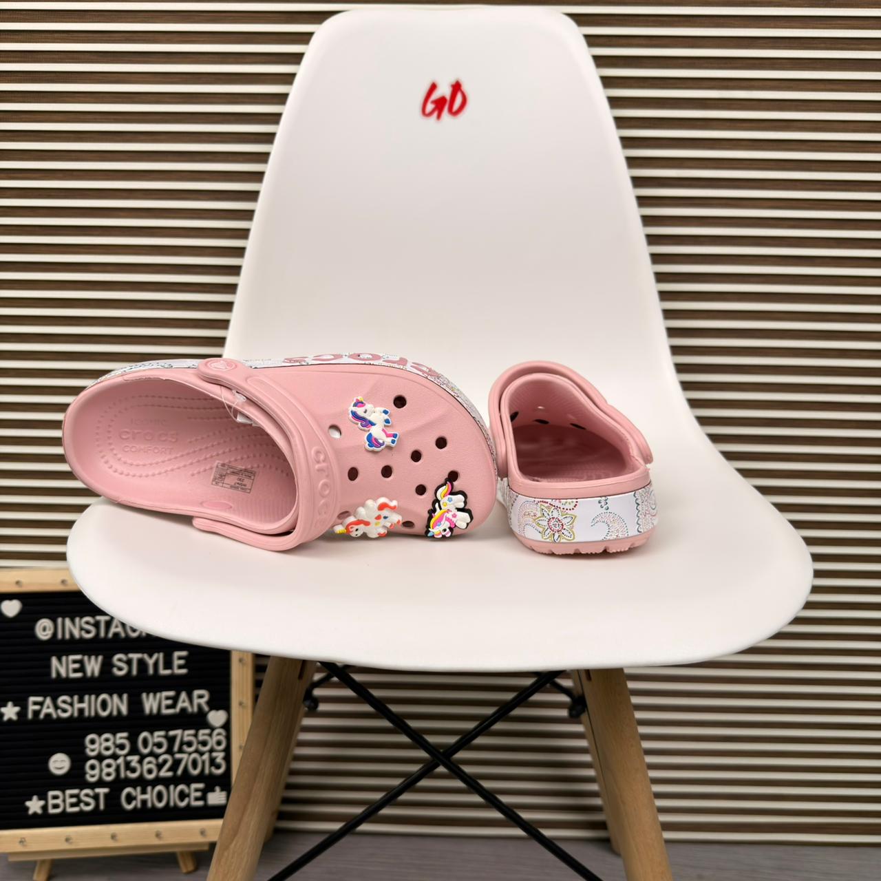 Seasonal Print Logo Band Comfort Clogs Lightweight Slip On Sandals 'Baby Pink' - Image 5