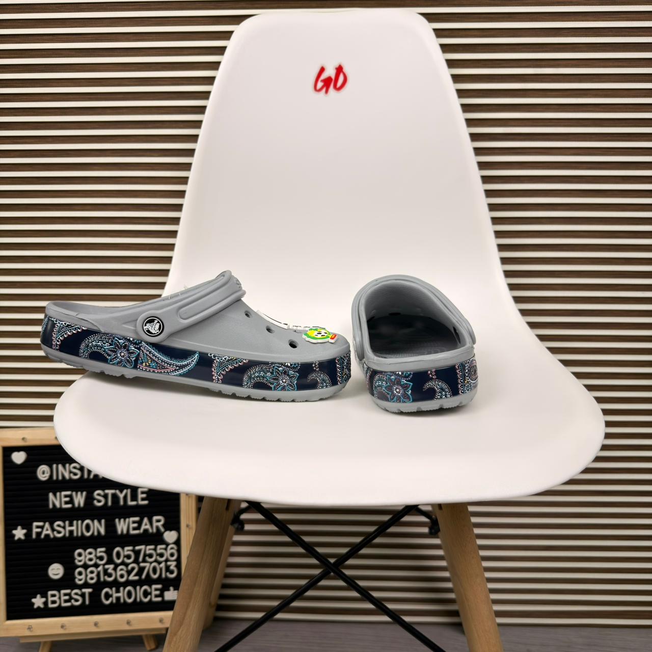 Seasonal Print Logo Band Comfort Clogs Lightweight Slip On Sandals 'Grey' - Image 3