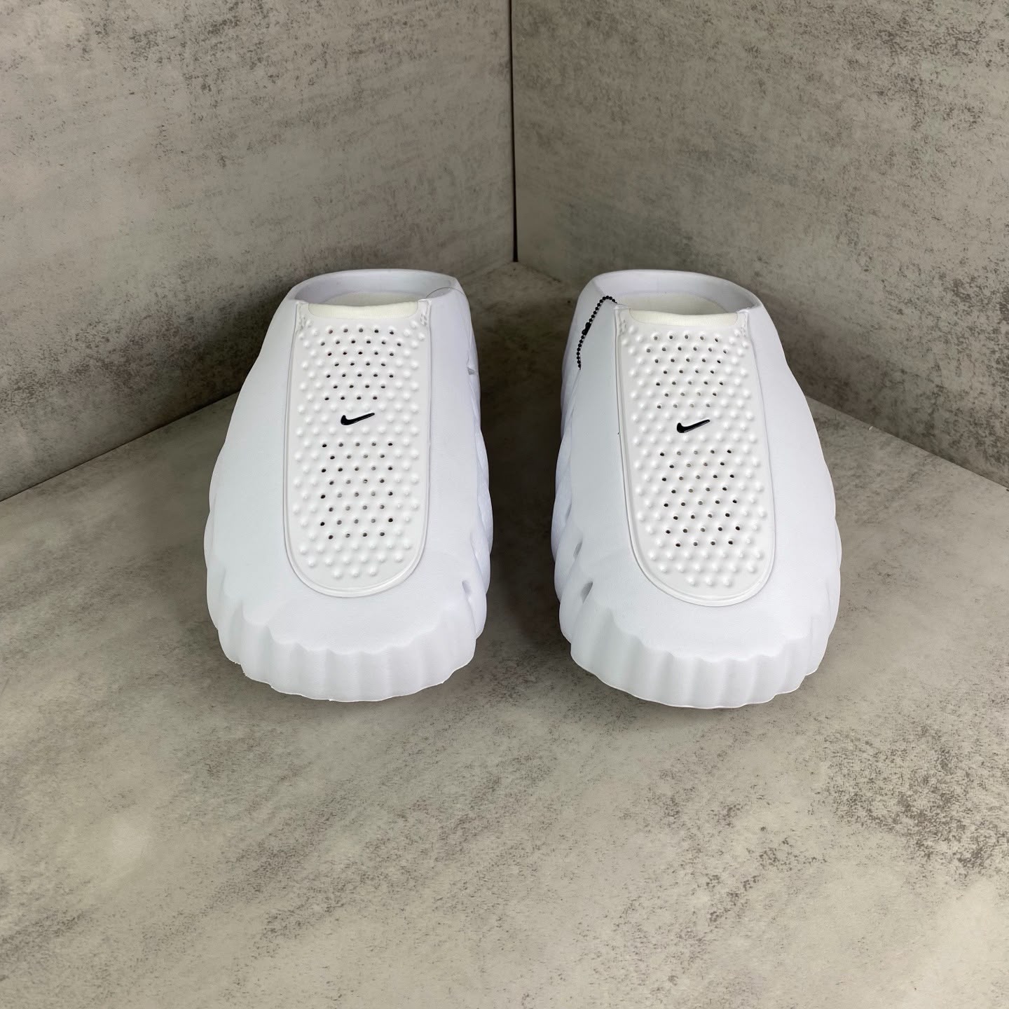 Lightweight Comfort Slide Sandals Casual Everyday Slip On Slippers White - Image 3