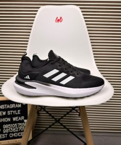 Everyday Performance Lightweight Cushioned Black & White Sneaker