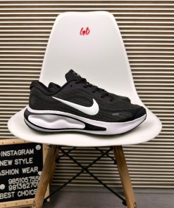 Black & White Everyday Casual Comfortable Cushioned Sneaker