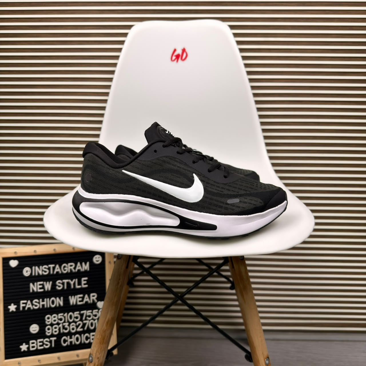 Black & White Everyday Casual Comfortable Cushioned Sneaker