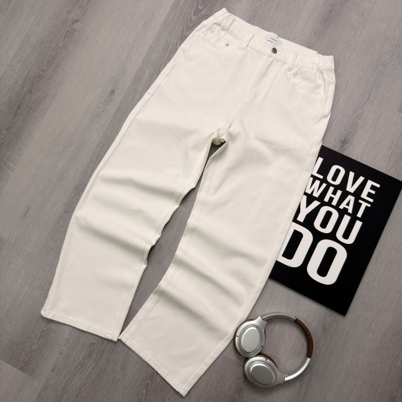 Premium Straight-Leg Everyday Off-White Pant