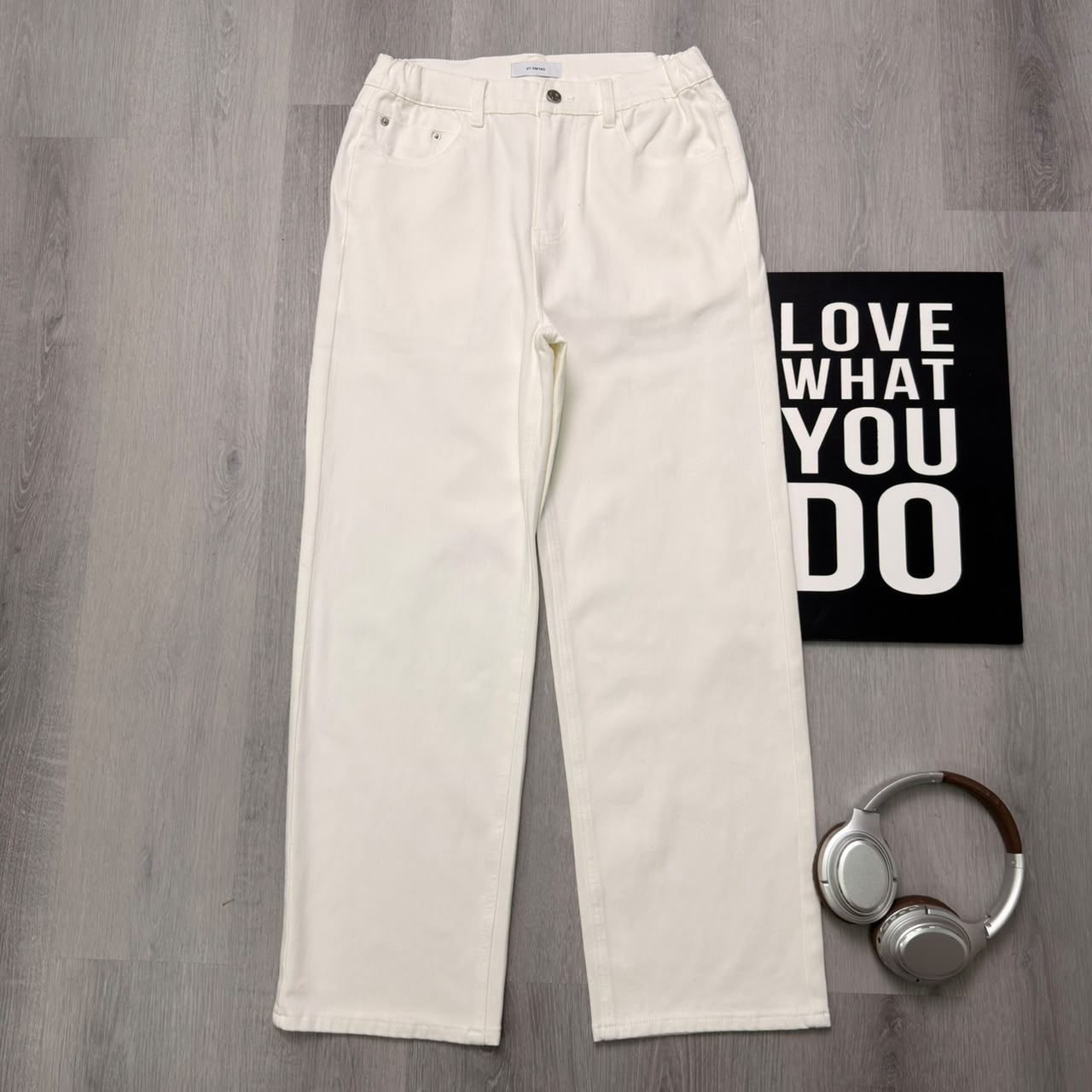 Premium Straight-Leg Everyday Off-White Pant - Image 4
