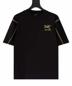 Technical Outdoor-Inspired Graphic T-Shirt Black Yellow