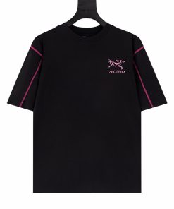 Technical Outdoor-Inspired Graphic T-Shirt Black Pink